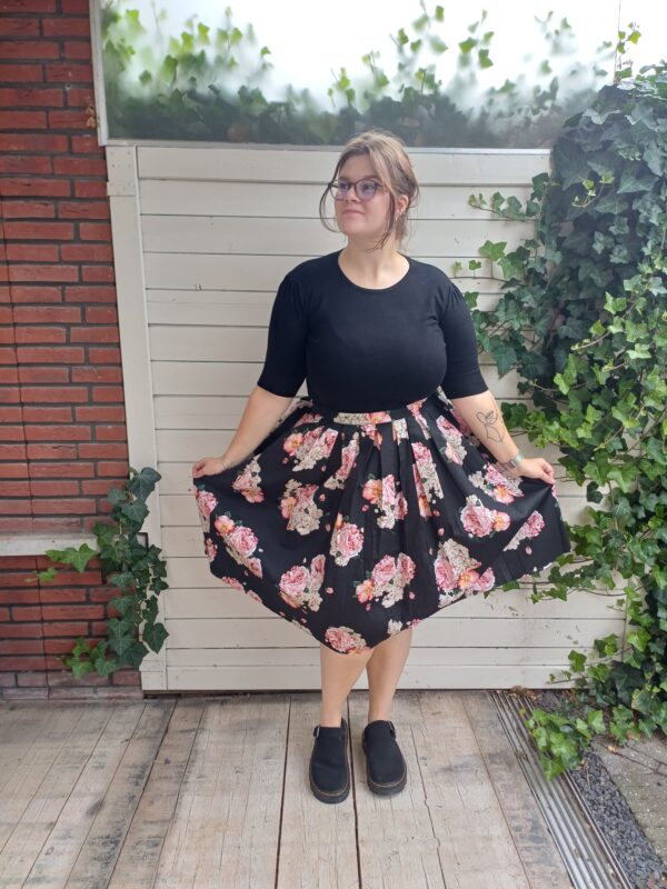 Banned English Rose Pleated Skirt 🌹