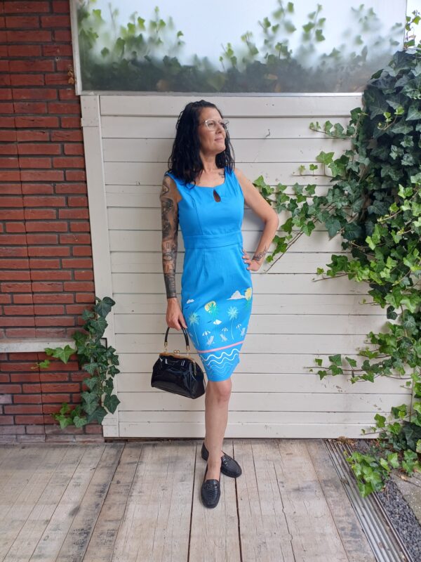 Banned 50s Holiday Wiggle Pencil Dress 😍