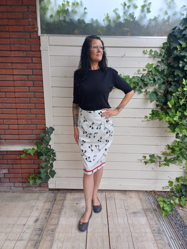Banned Cherry Pop Pencil Skirt 🍒