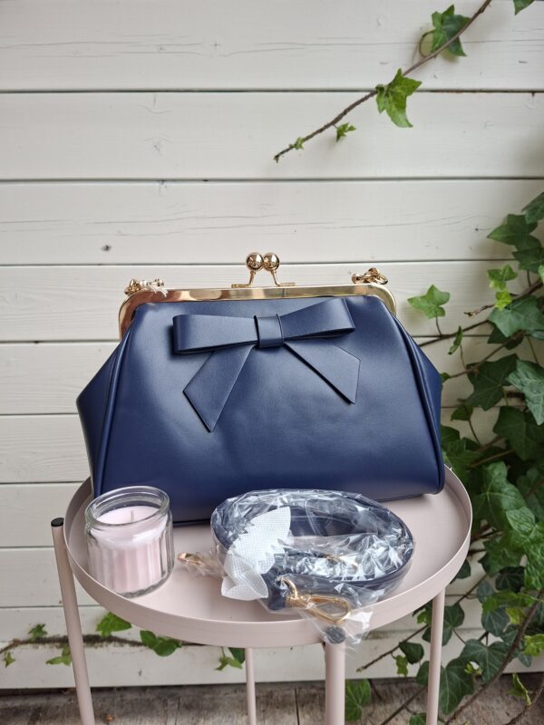 Banned Daydream Handbag 💙