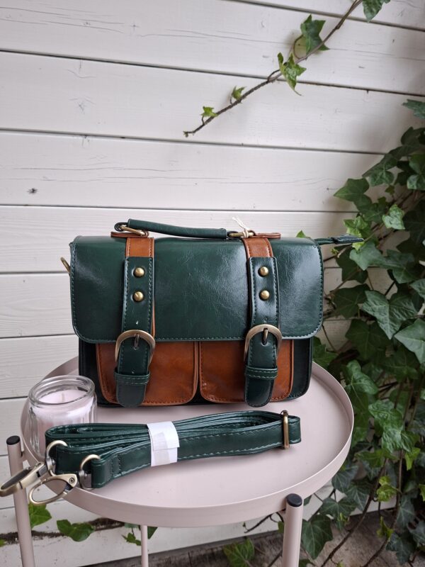 Banned Leila Handbag
💚