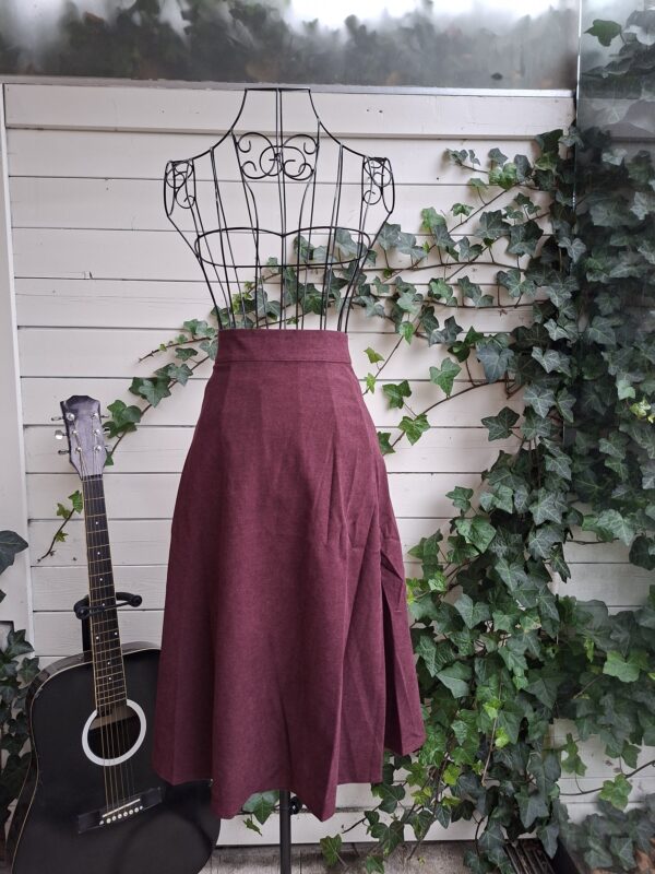 Banned Sophisticated Lady Swing Skirt
🤩