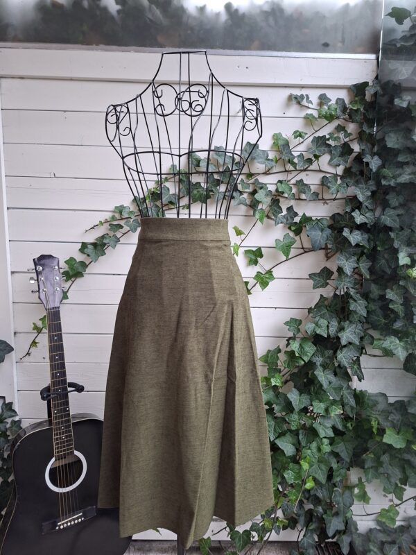 Banned Sophisticated Lady Swing Skirt
🤩